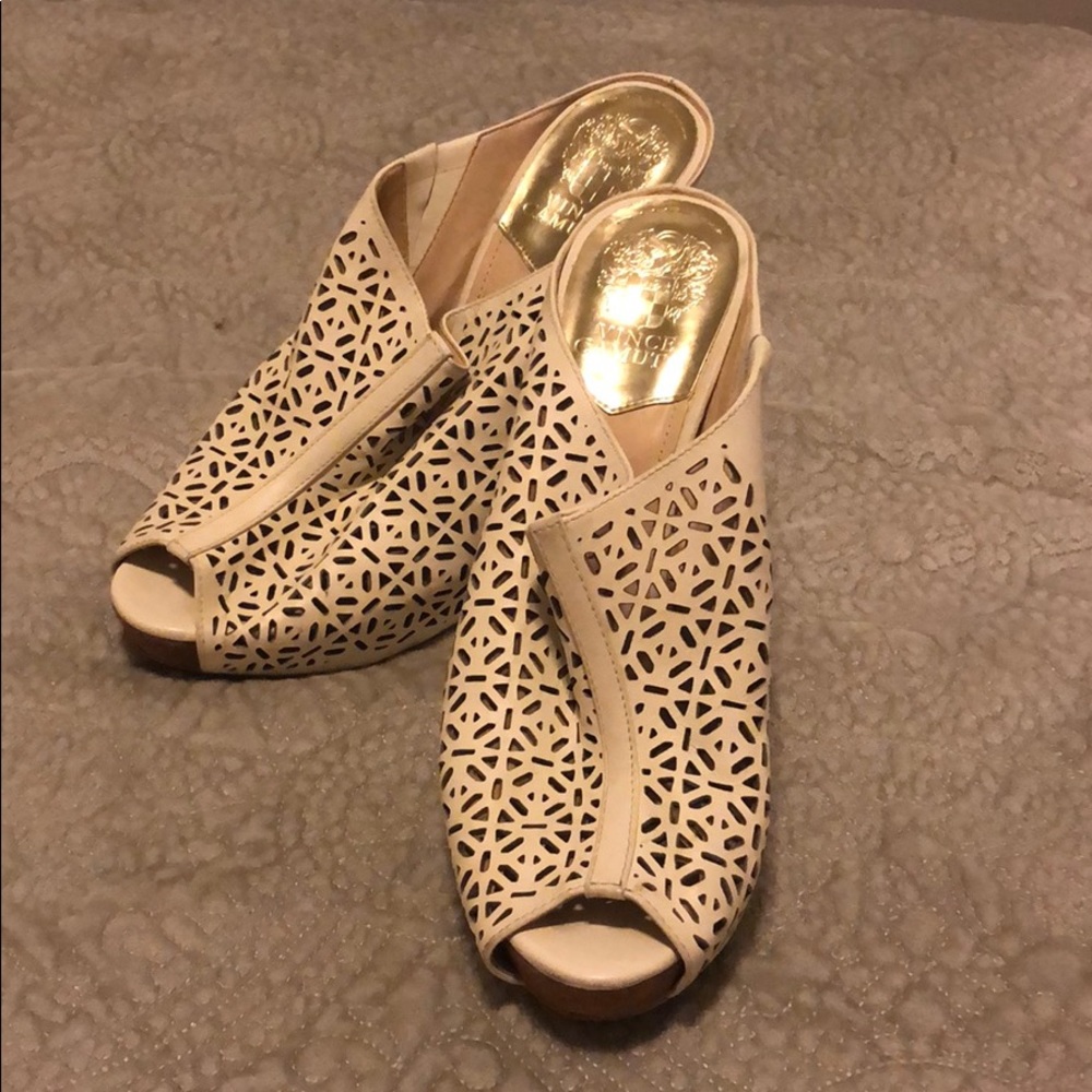 Vince Camuto Off-White eyelet leather healed mule!